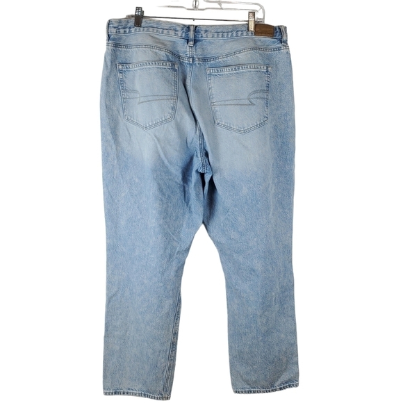 American Eagle Mom Jeans Womens 16 Busted Knee Light Acid Wash Ankle length - Picture 2 of 11